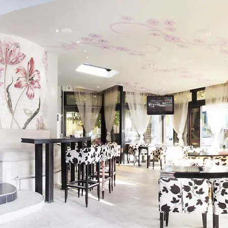 Ξενοδοχείο Ambaritsa 3*